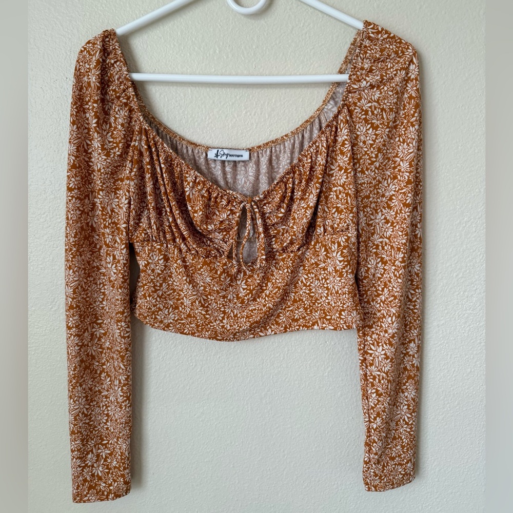 Sky Boutique Cropped Orange and White Floral Top, size M